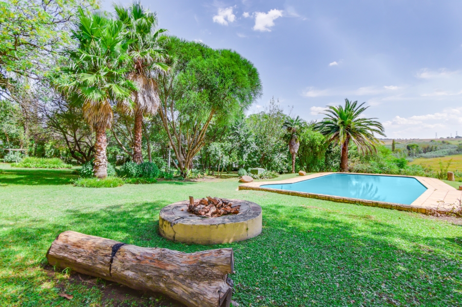 5 Bedroom Property for Sale in Chartwell Gauteng