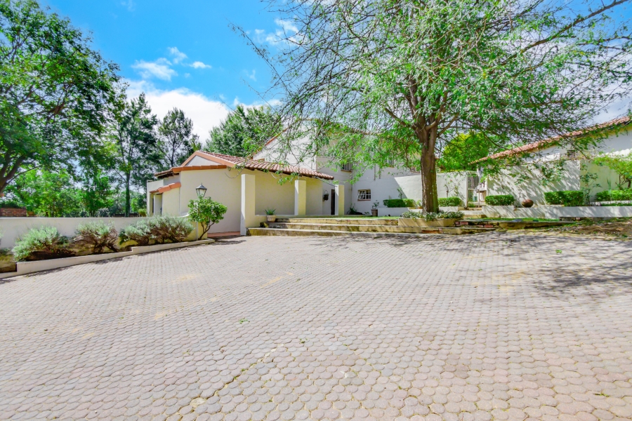 5 Bedroom Property for Sale in Chartwell Gauteng