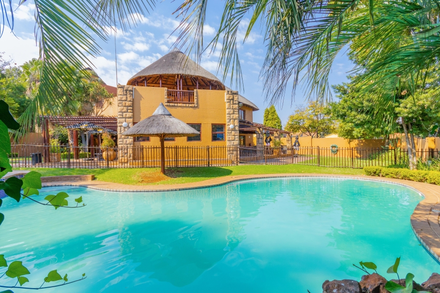 2 Bedroom Property for Sale in Douglasdale Gauteng