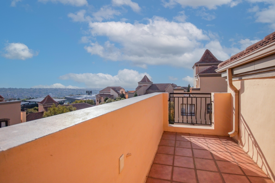 1 Bedroom Property for Sale in Lonehill Gauteng