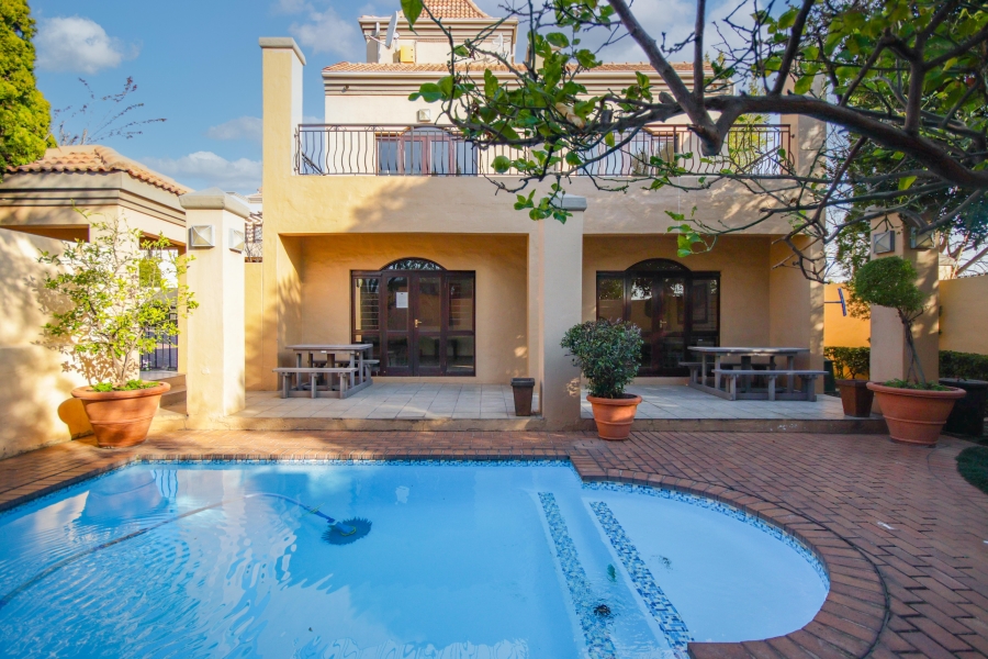 1 Bedroom Property for Sale in Lonehill Gauteng