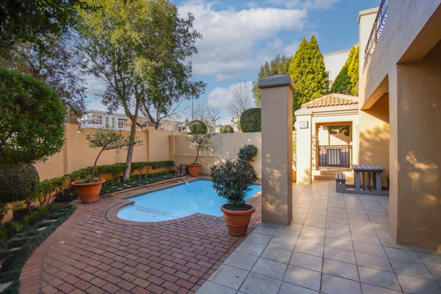 1 Bedroom Property for Sale in Lonehill Gauteng