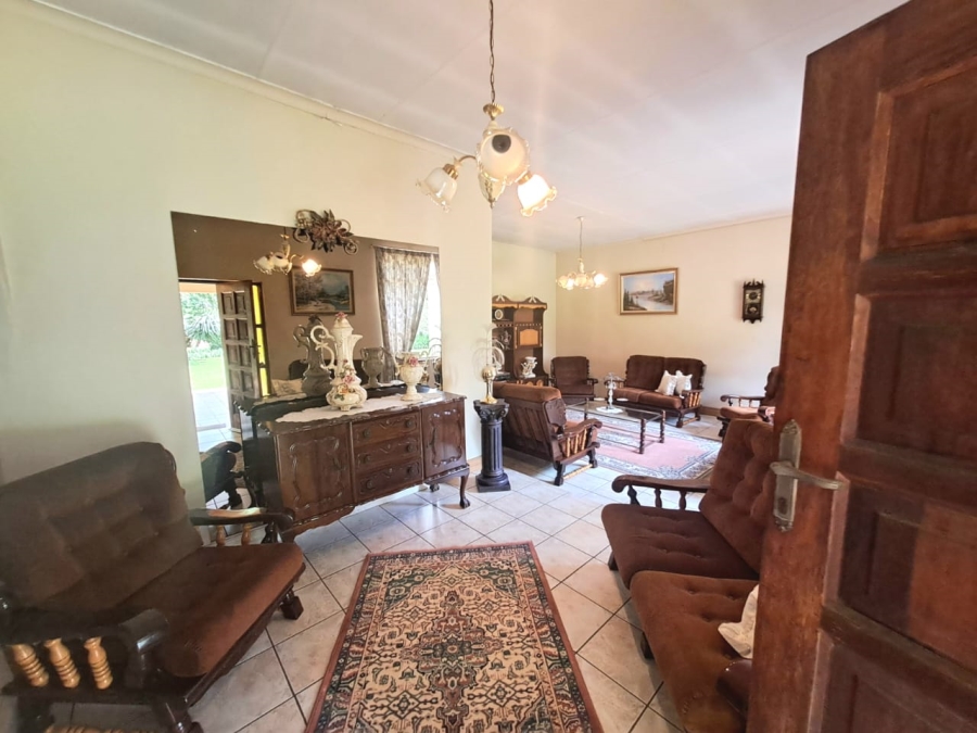 4 Bedroom Property for Sale in Unitas Park Gauteng