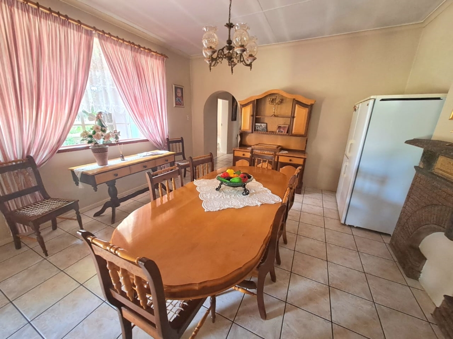 4 Bedroom Property for Sale in Unitas Park Gauteng