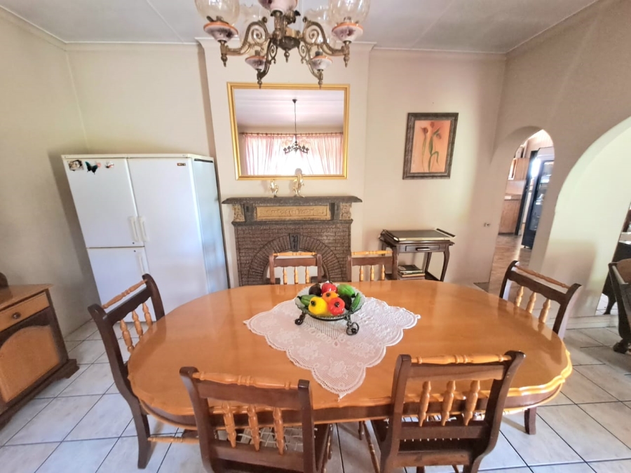 4 Bedroom Property for Sale in Unitas Park Gauteng