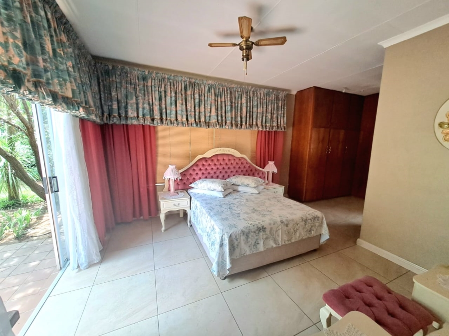 4 Bedroom Property for Sale in Unitas Park Gauteng