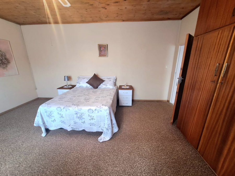 4 Bedroom Property for Sale in Unitas Park Gauteng