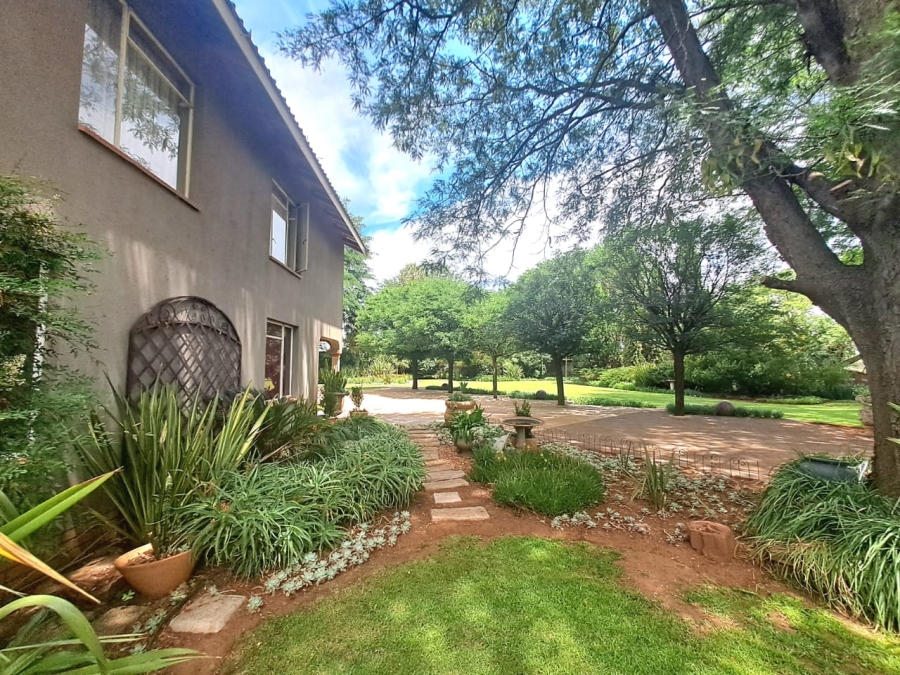 4 Bedroom Property for Sale in Unitas Park Gauteng