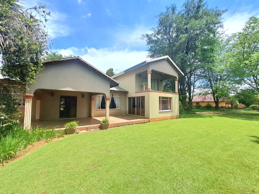 4 Bedroom Property for Sale in Unitas Park Gauteng
