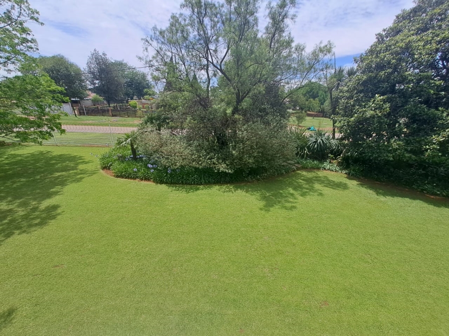 4 Bedroom Property for Sale in Unitas Park Gauteng