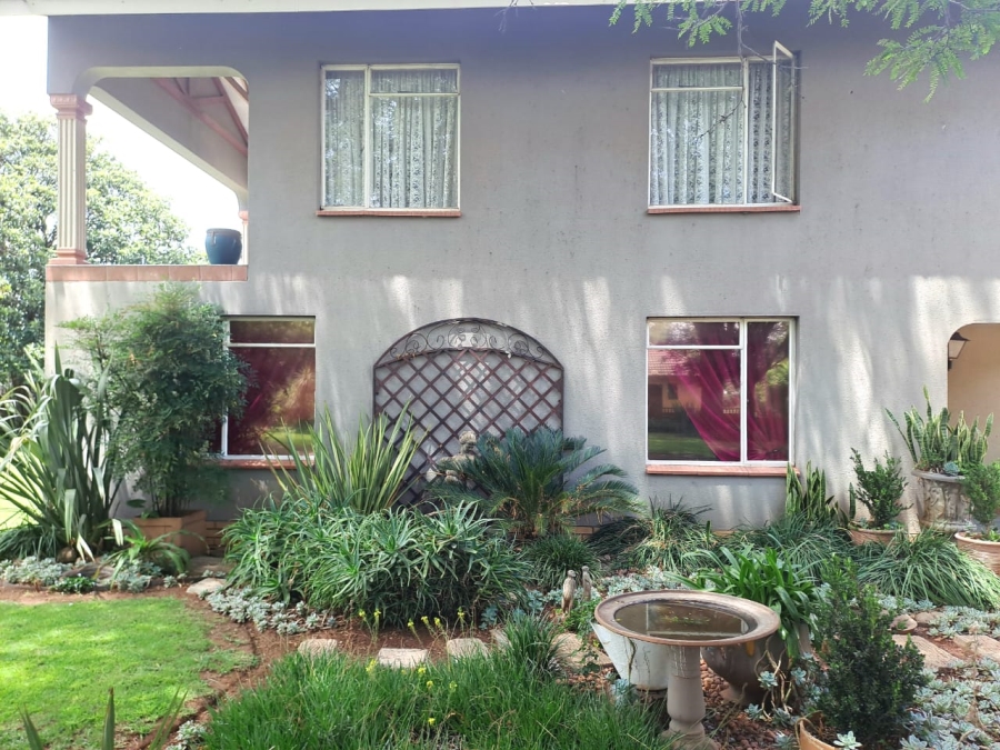 4 Bedroom Property for Sale in Unitas Park Gauteng