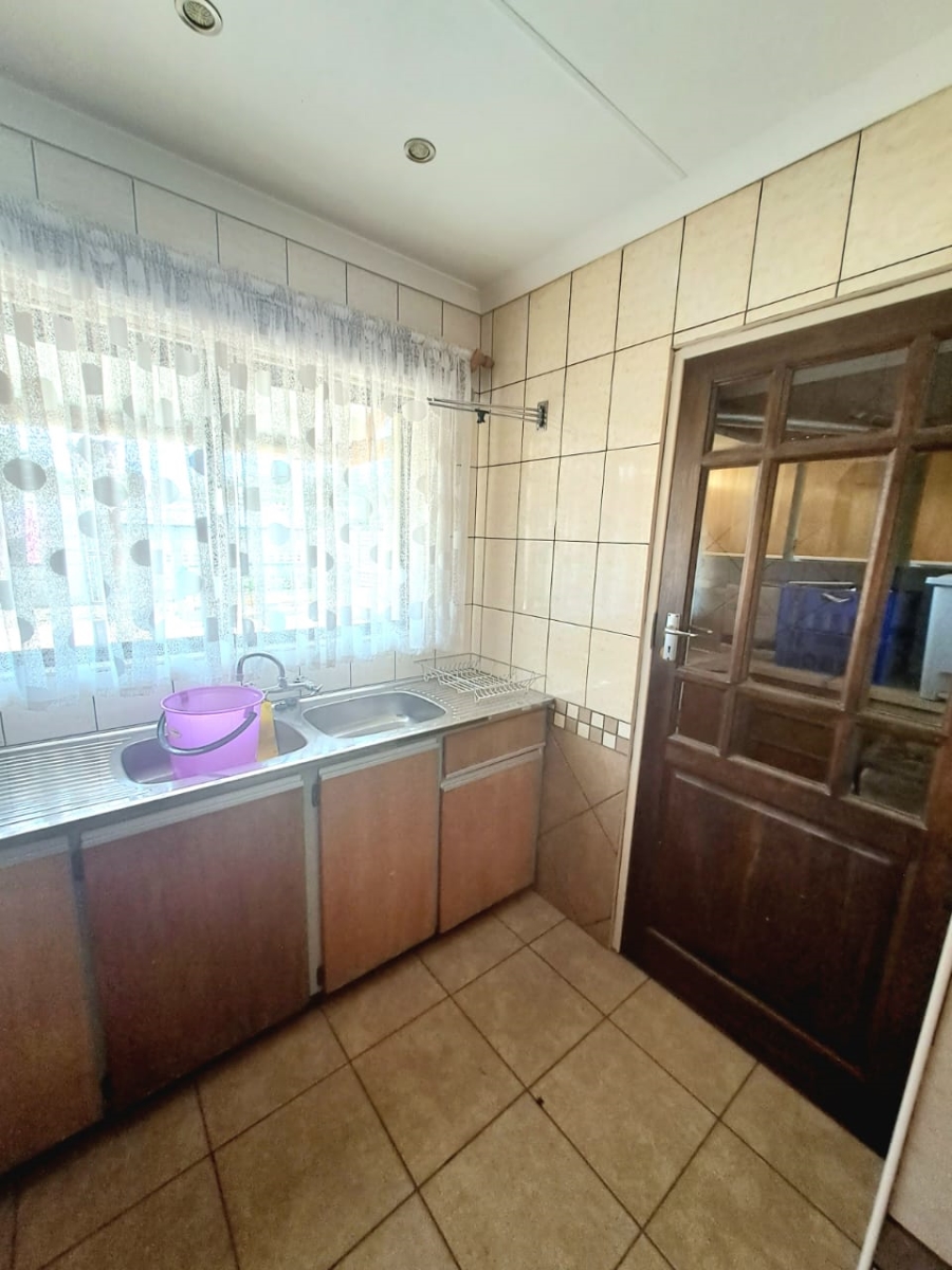4 Bedroom Property for Sale in Unitas Park Gauteng