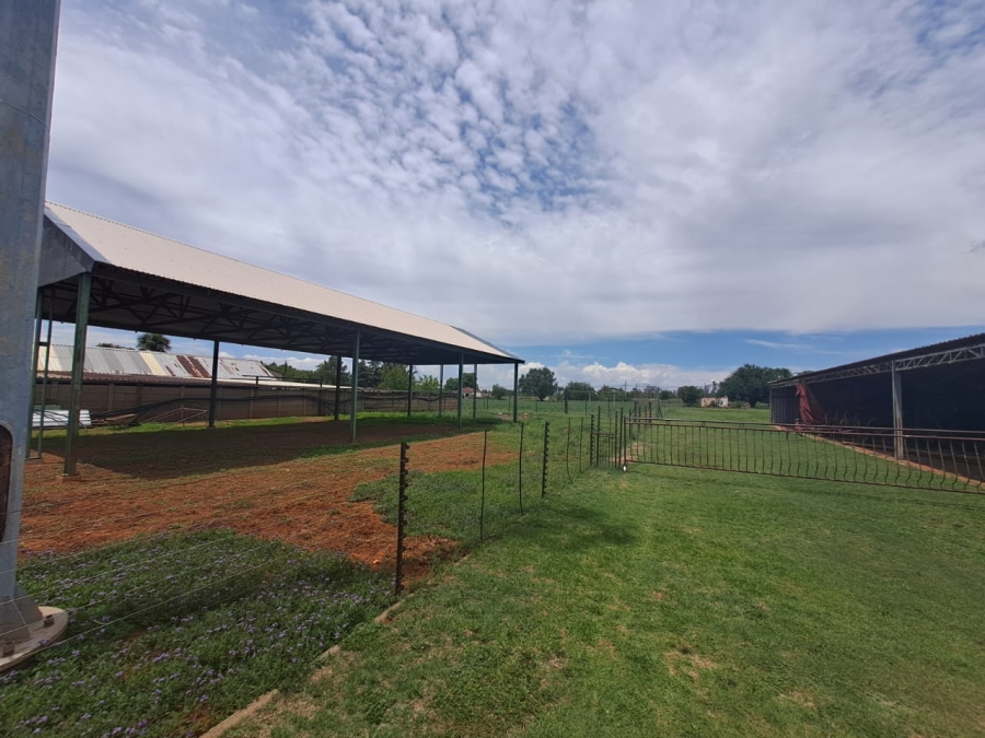 4 Bedroom Property for Sale in Unitas Park Gauteng