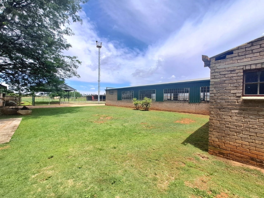 4 Bedroom Property for Sale in Unitas Park Gauteng