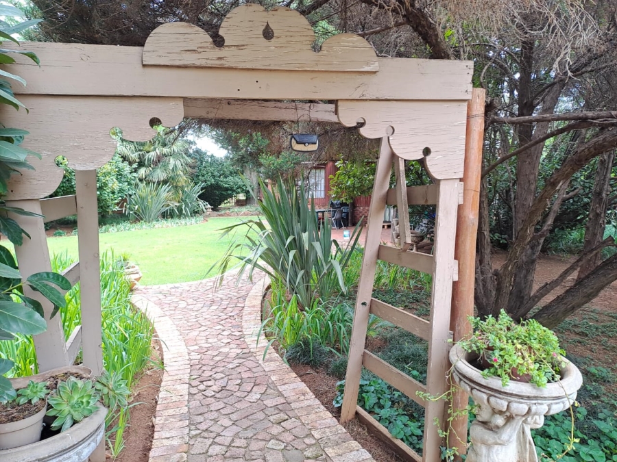 4 Bedroom Property for Sale in Unitas Park Gauteng