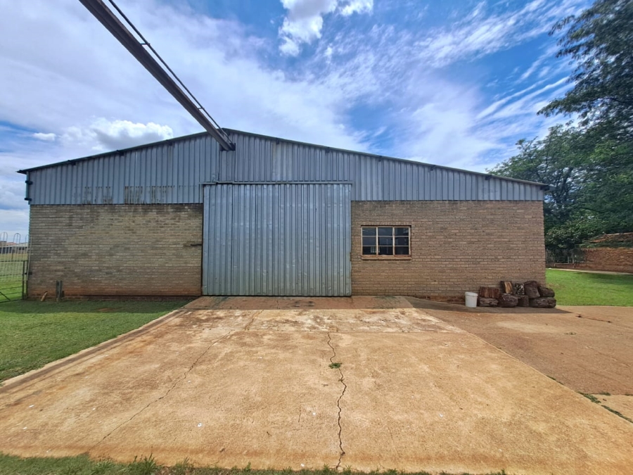 4 Bedroom Property for Sale in Unitas Park Gauteng