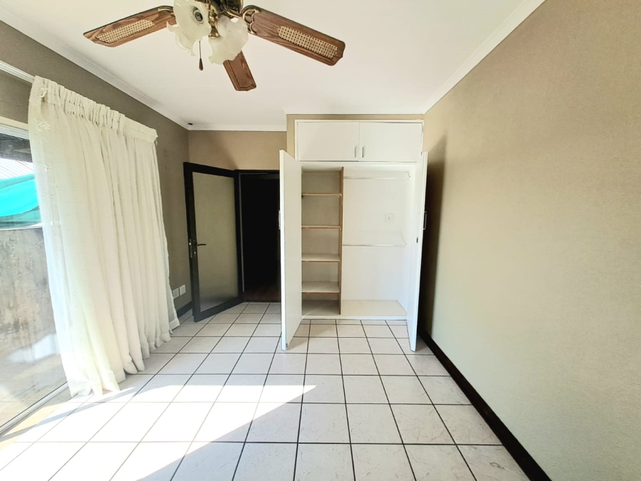 4 Bedroom Property for Sale in Unitas Park Gauteng