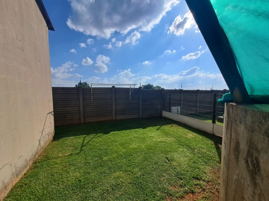 4 Bedroom Property for Sale in Unitas Park Gauteng