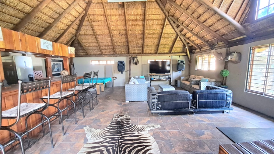4 Bedroom Property for Sale in Unitas Park Gauteng