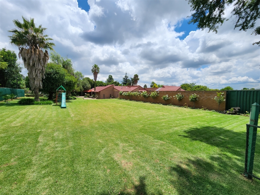 7 Bedroom Property for Sale in Glen Austin Gauteng