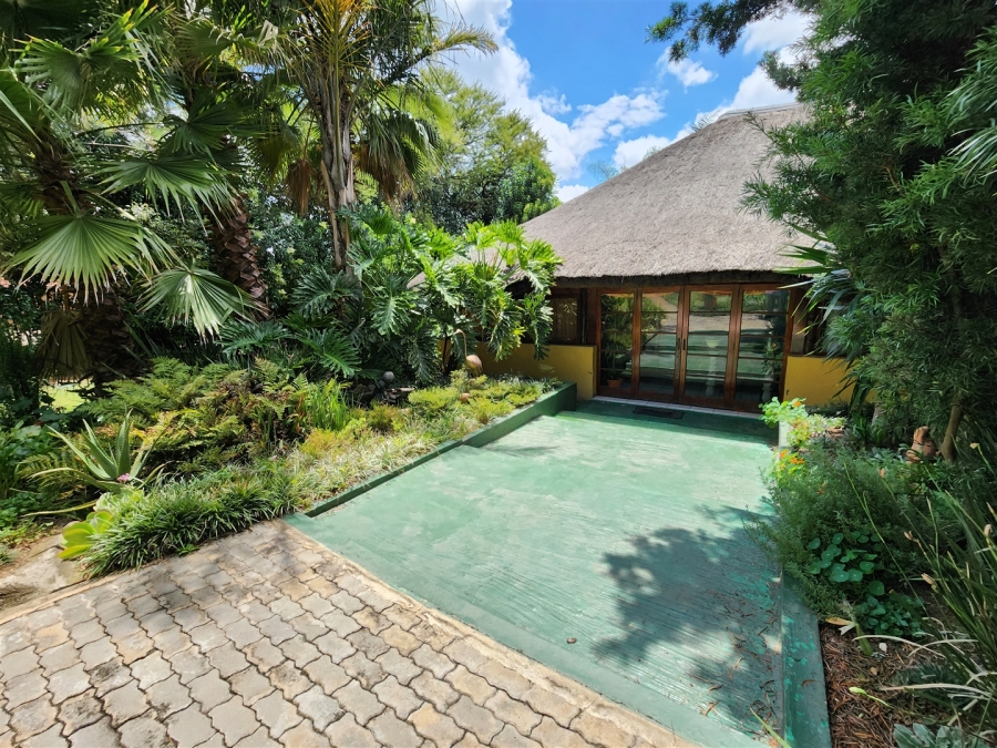 7 Bedroom Property for Sale in Glen Austin Gauteng