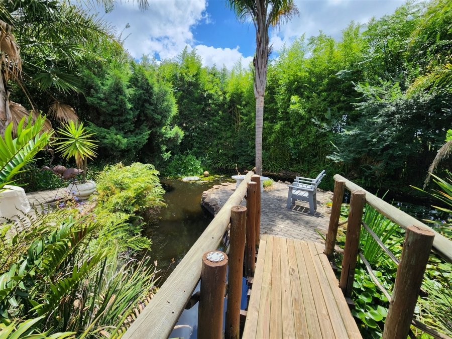 7 Bedroom Property for Sale in Glen Austin Gauteng