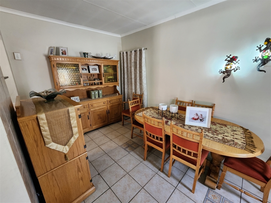 7 Bedroom Property for Sale in Glen Austin Gauteng