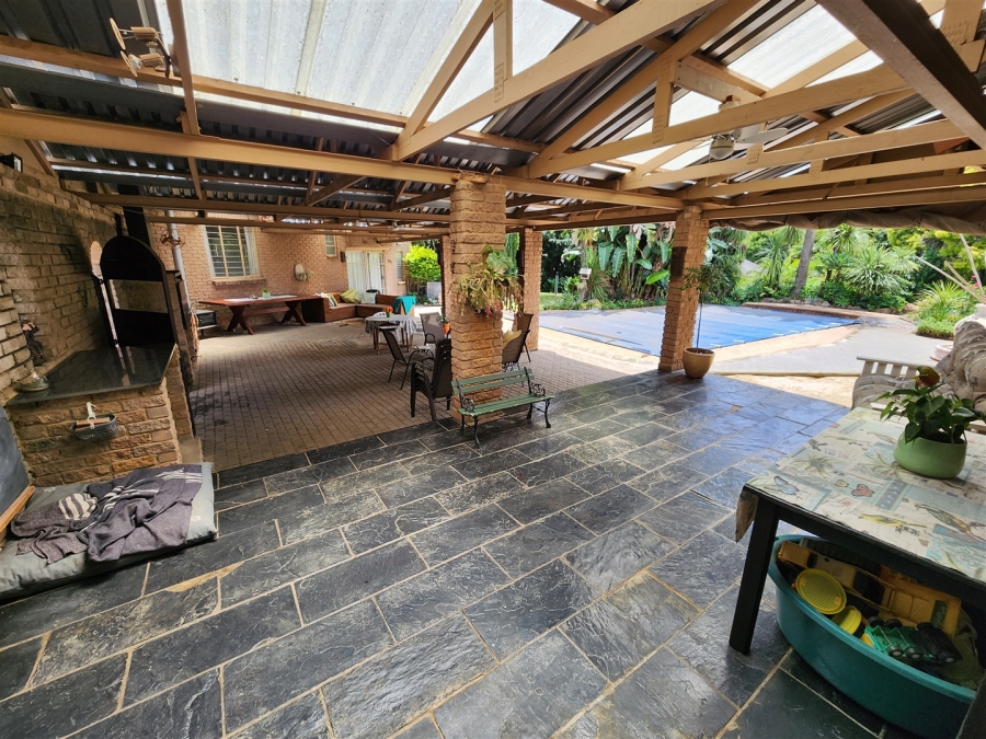 7 Bedroom Property for Sale in Glen Austin Gauteng