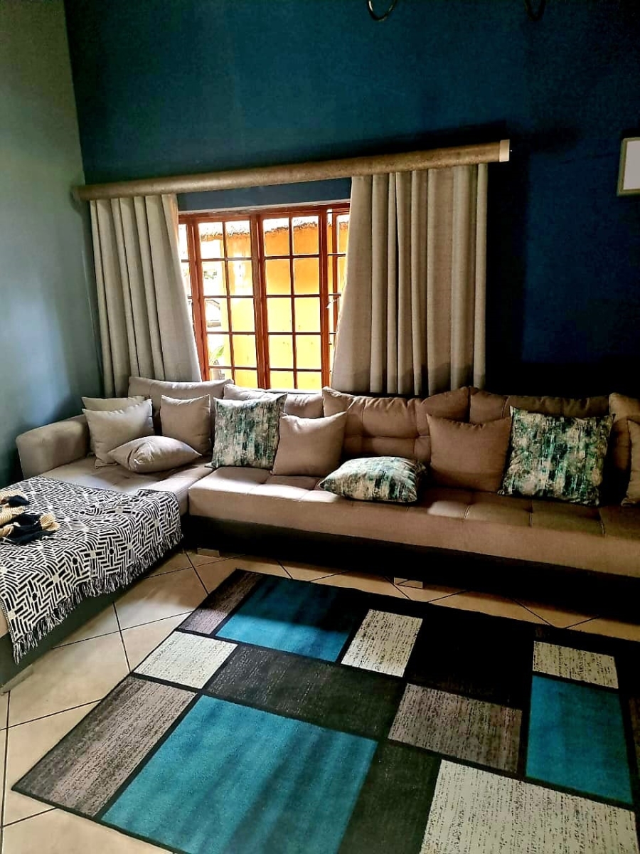 6 Bedroom Property for Sale in Three Rivers Gauteng