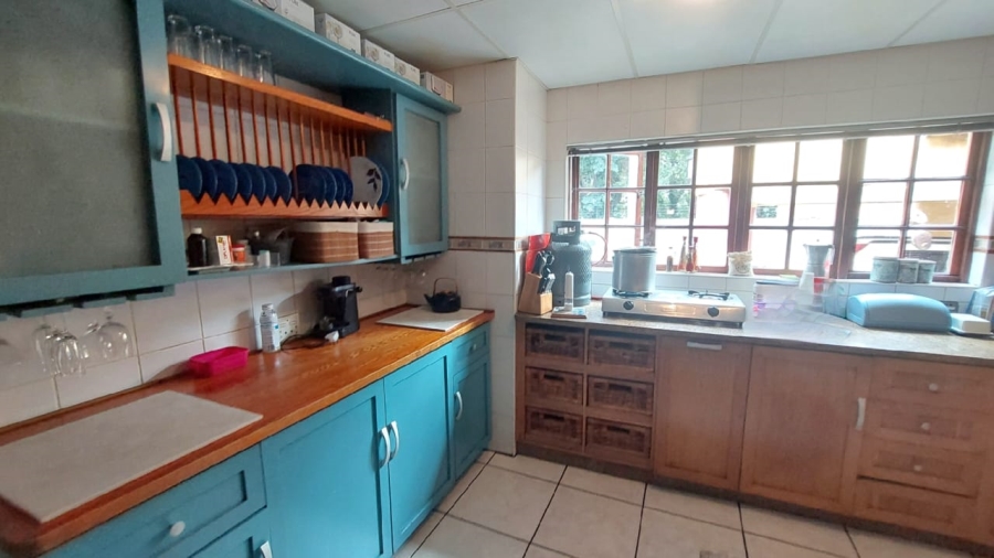 6 Bedroom Property for Sale in Three Rivers Gauteng