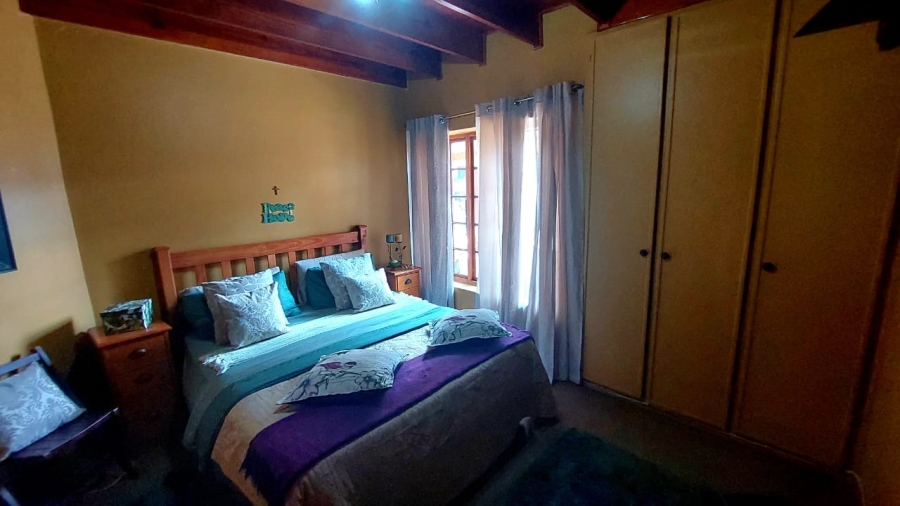 6 Bedroom Property for Sale in Three Rivers Gauteng