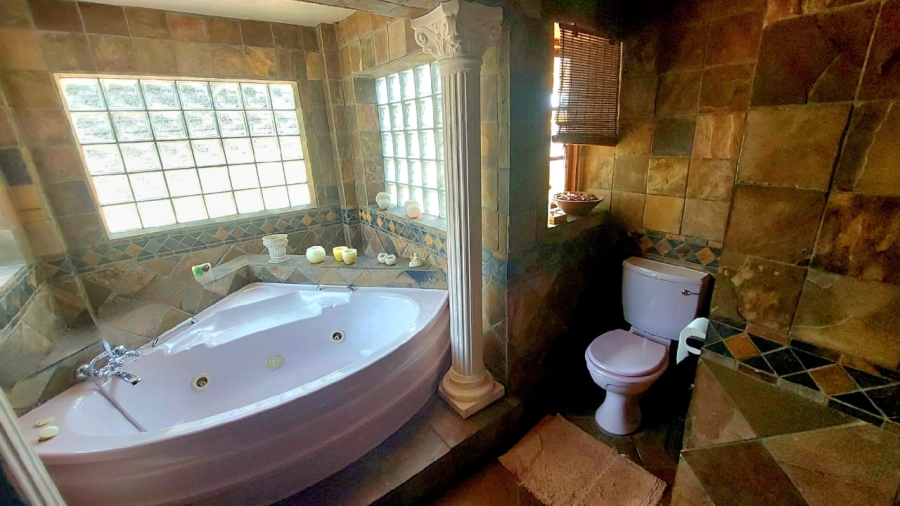 6 Bedroom Property for Sale in Three Rivers Gauteng