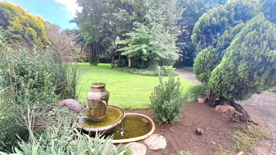 5 Bedroom Property for Sale in Three Rivers Proper Gauteng