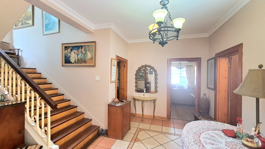 5 Bedroom Property for Sale in Three Rivers Proper Gauteng