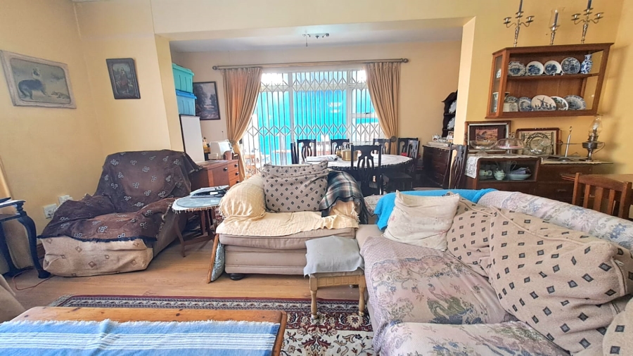 5 Bedroom Property for Sale in Three Rivers Proper Gauteng