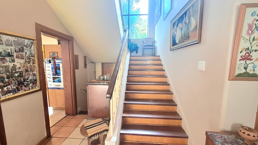 5 Bedroom Property for Sale in Three Rivers Proper Gauteng