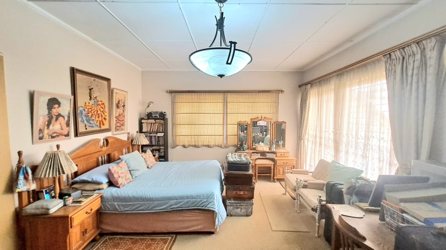 5 Bedroom Property for Sale in Three Rivers Proper Gauteng