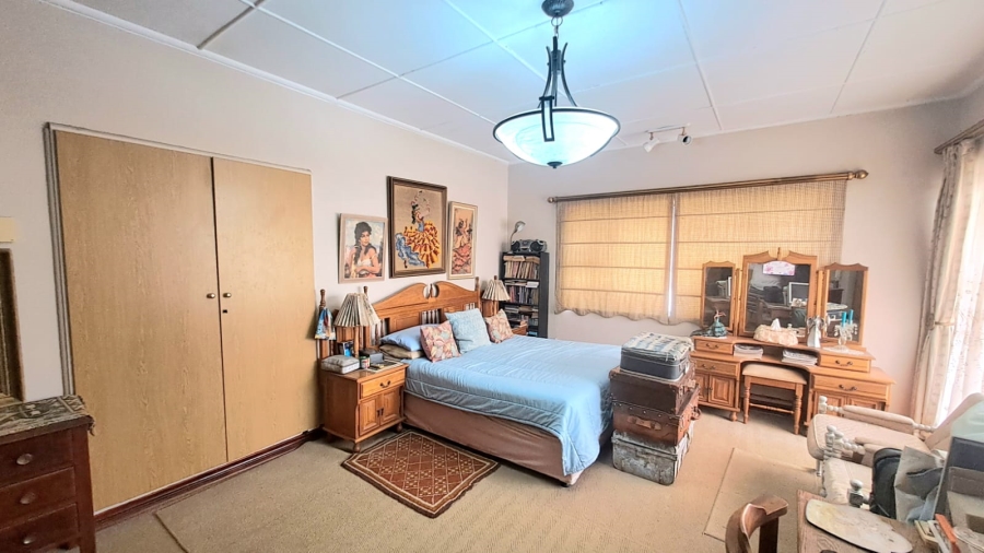 5 Bedroom Property for Sale in Three Rivers Proper Gauteng