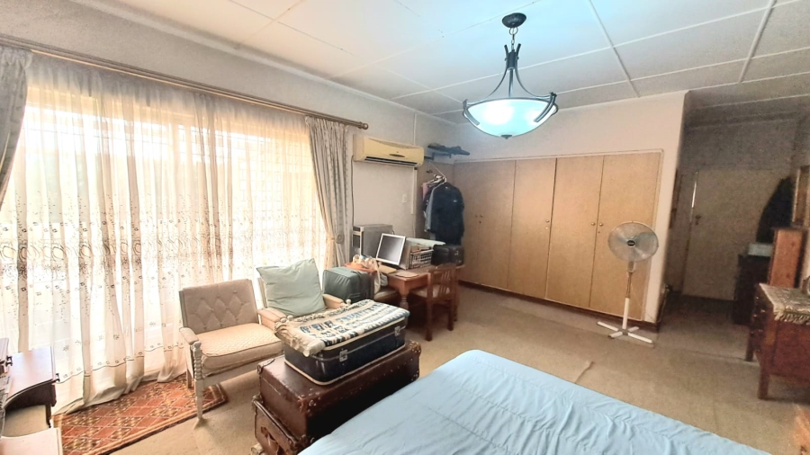 5 Bedroom Property for Sale in Three Rivers Proper Gauteng