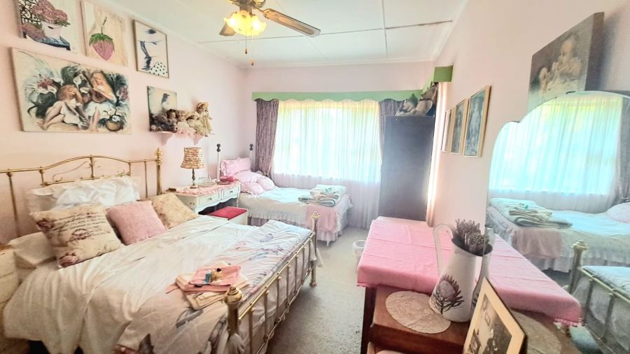 5 Bedroom Property for Sale in Three Rivers Proper Gauteng