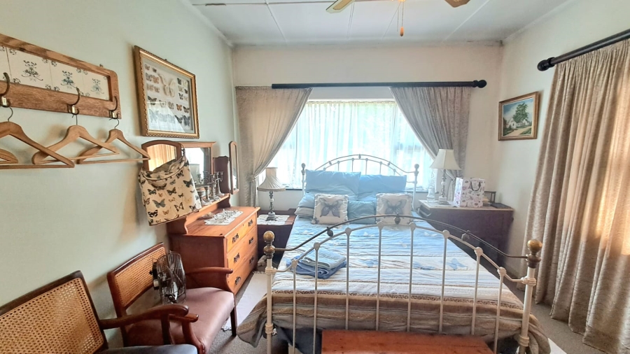 5 Bedroom Property for Sale in Three Rivers Proper Gauteng