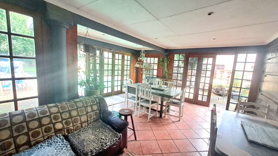 5 Bedroom Property for Sale in Three Rivers Proper Gauteng