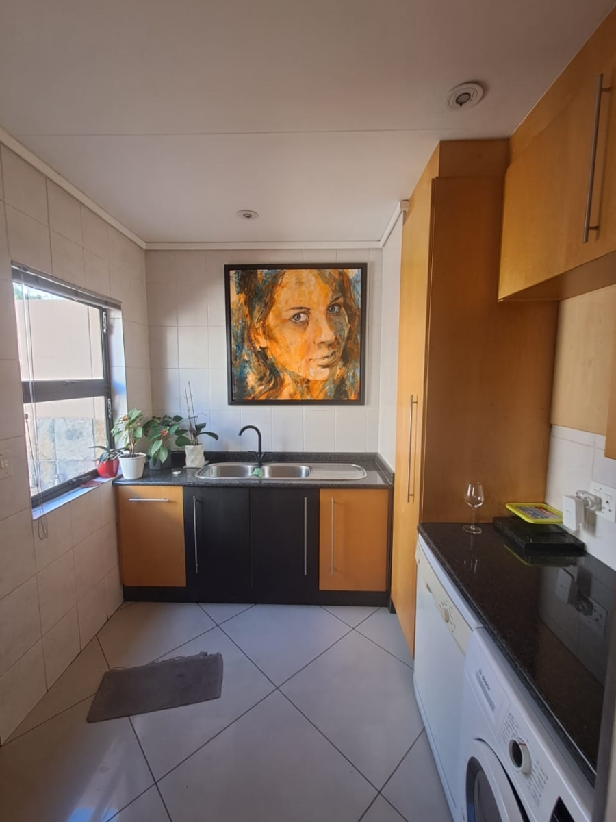 4 Bedroom Property for Sale in Three Rivers Proper Gauteng