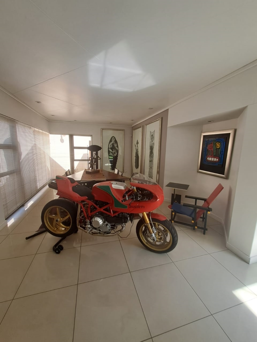 4 Bedroom Property for Sale in Three Rivers Proper Gauteng