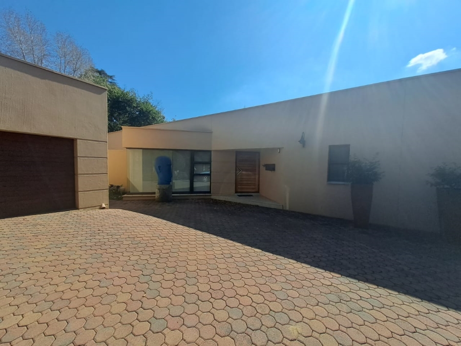 4 Bedroom Property for Sale in Three Rivers Proper Gauteng