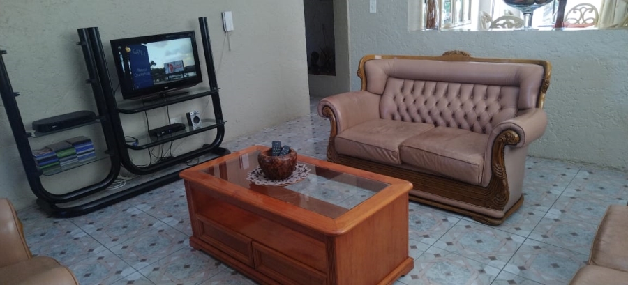 8 Bedroom Property for Sale in Three Rivers East Gauteng