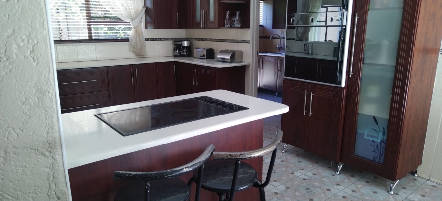 8 Bedroom Property for Sale in Three Rivers East Gauteng