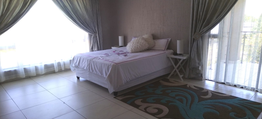 8 Bedroom Property for Sale in Three Rivers East Gauteng