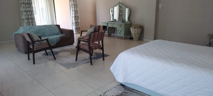 8 Bedroom Property for Sale in Three Rivers East Gauteng