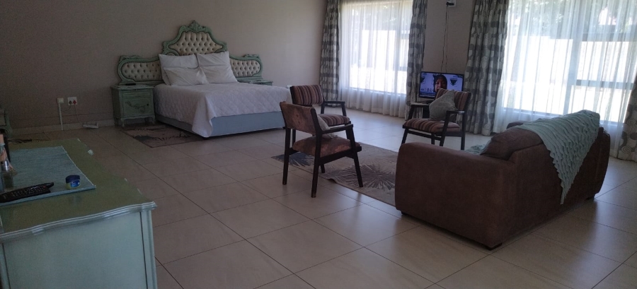 8 Bedroom Property for Sale in Three Rivers East Gauteng